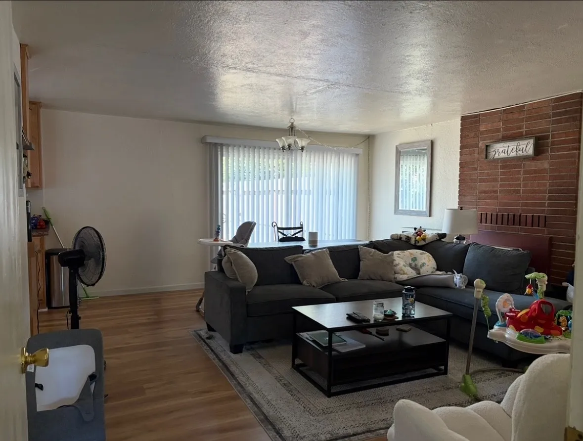 2 bed, 900 sqft, $3,300 — Photo 3