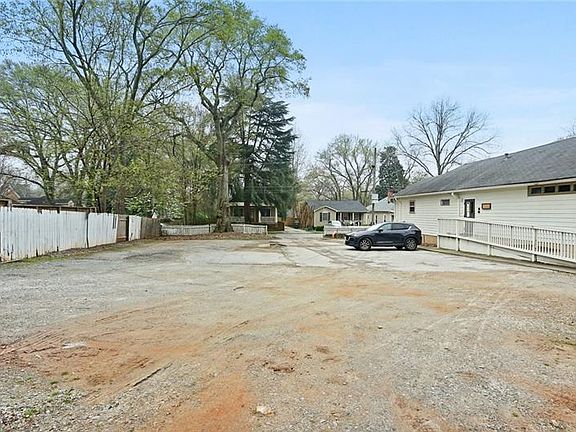 3rd image of 1366 Wylie St