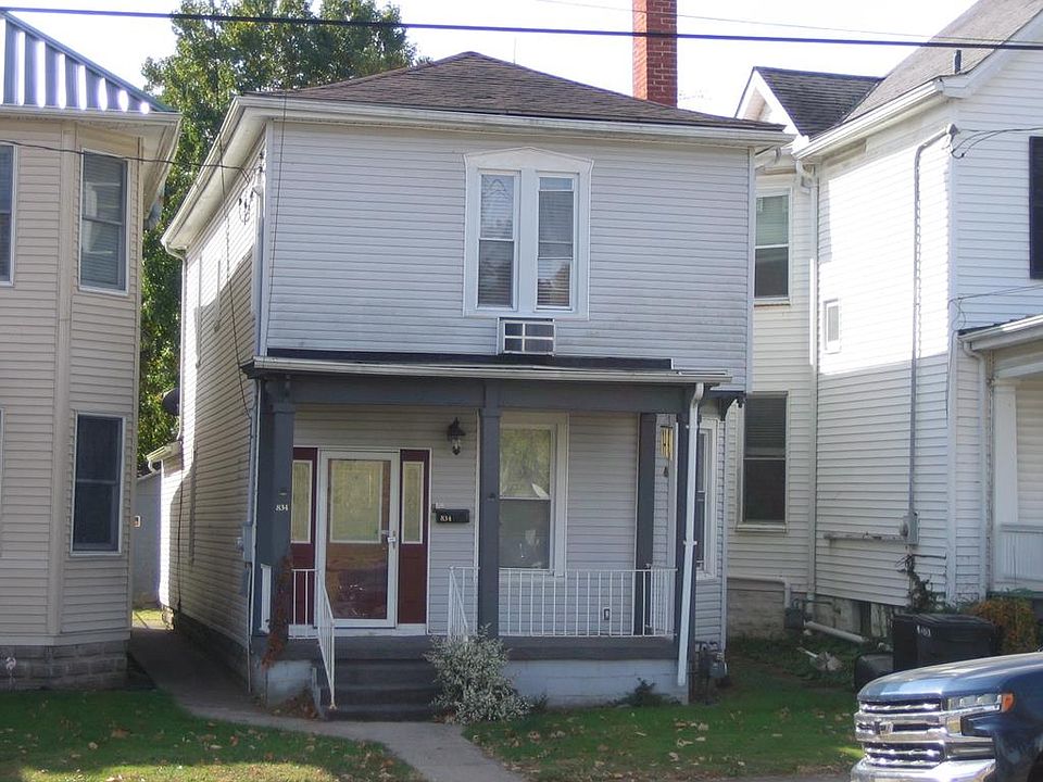 1st image of 834 E 2nd St