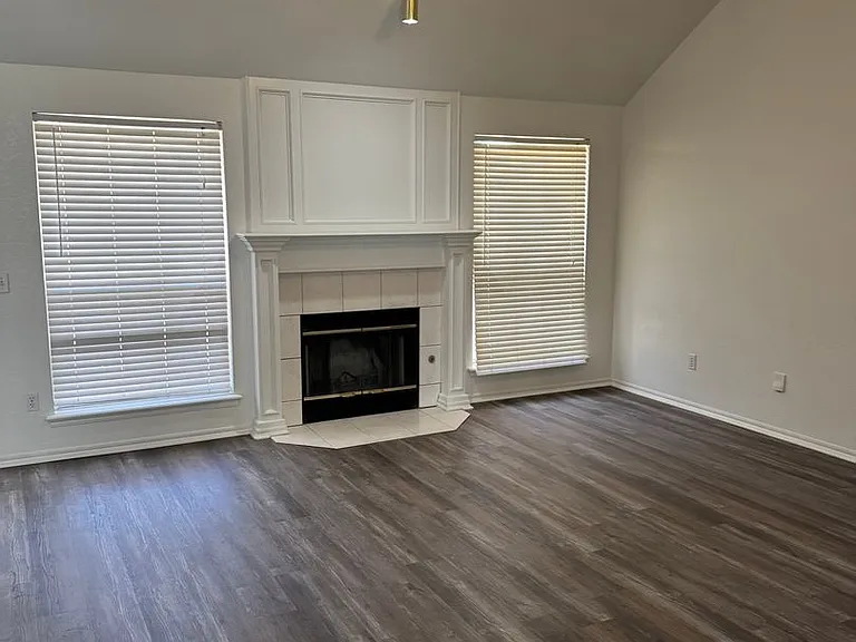 2916 Glasgow Dr — Photo 4