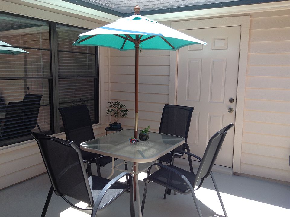 Screened courtyard/patio