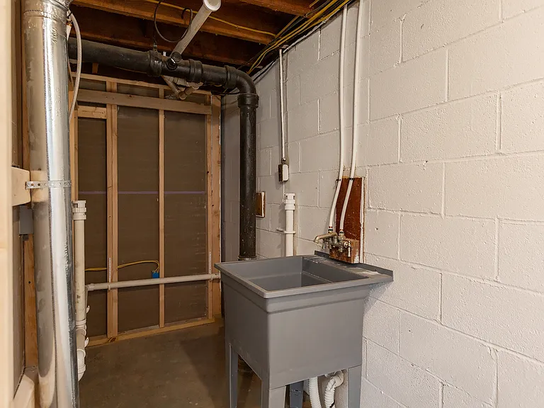 1307 Meadowcreek Ln — Photo 23
