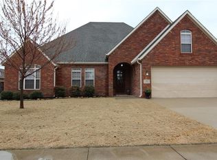 593 N Tournament Dr, Fayetteville, AR 72704