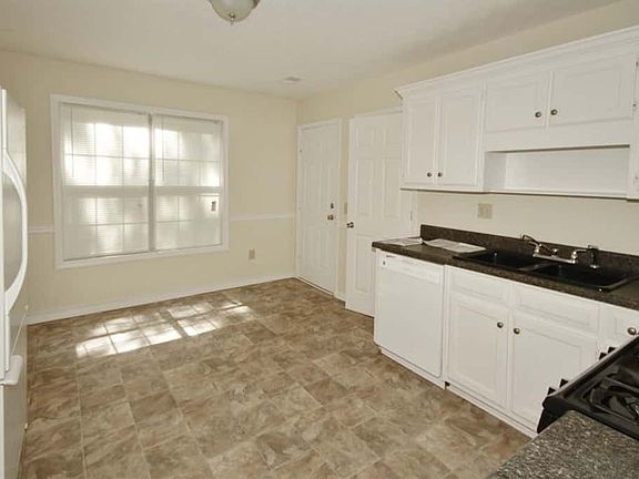 2nd image of 2679 Sterling Dr