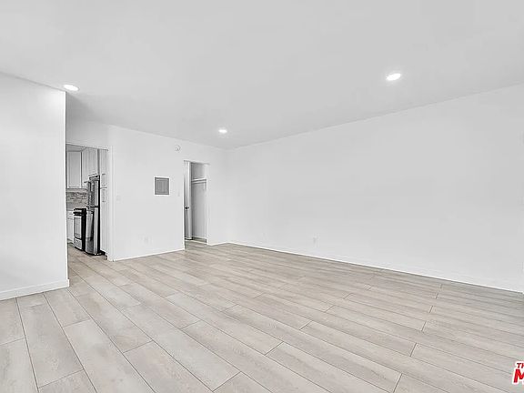 4th image of 926 N Spaulding Ave APT 4