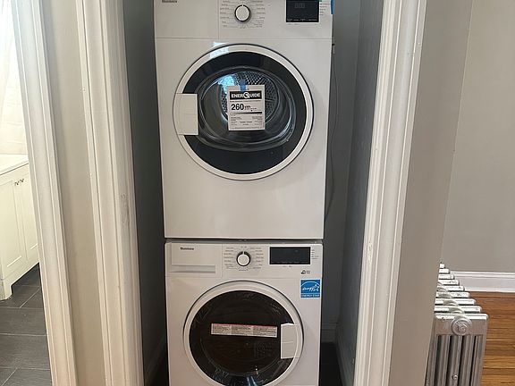 4th image of 11 Abbotsford St #2