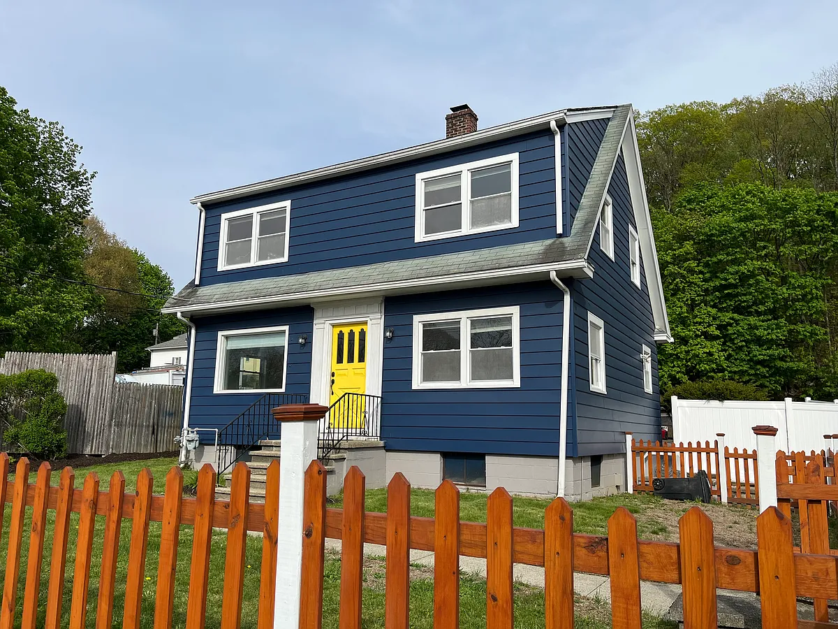 Front of Property - 711 N Division St