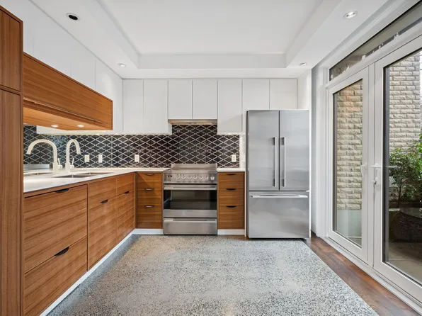 1608 Cypress St, Vancouver, BC