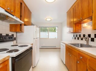 908 N 72nd St APT 4, Seattle, WA 98103