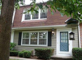 184 New Wickham Dr, Penfield, NY 14526