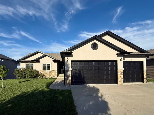 710 N 95th St, Lincoln, NE 68527