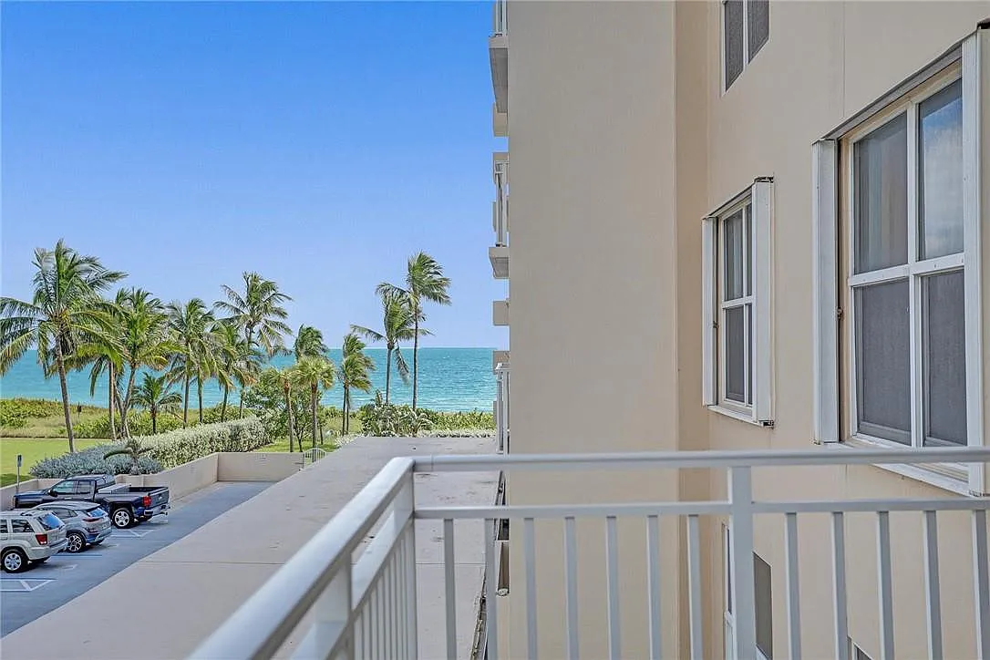 2 bed, 2.0 bath, 1330 sqft, $3,750 — Photo 4