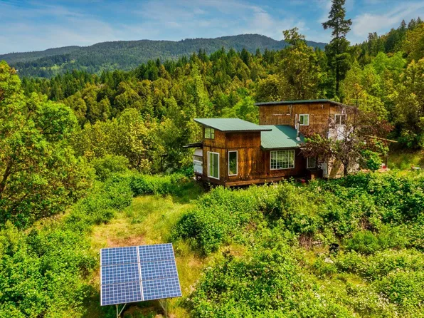 1245 Iron Gate Rd, Hoopa, CA 95546