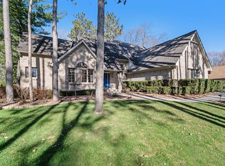 8469 Pine Cove Dr, Commerce Township, MI 48382