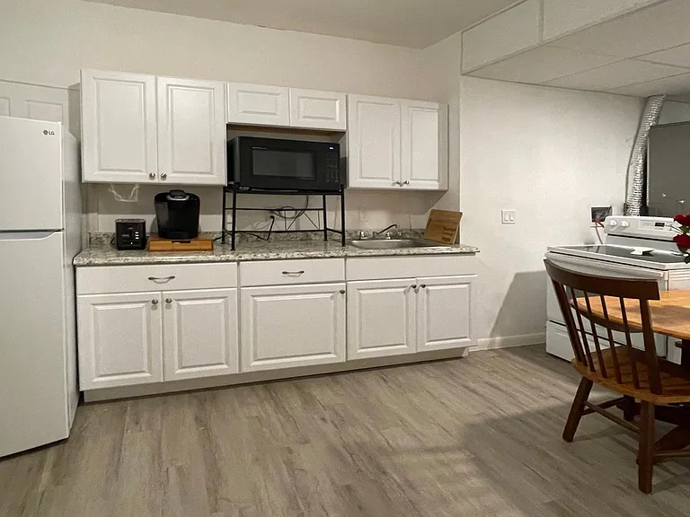 129 Cunningham Ln — Photo 8