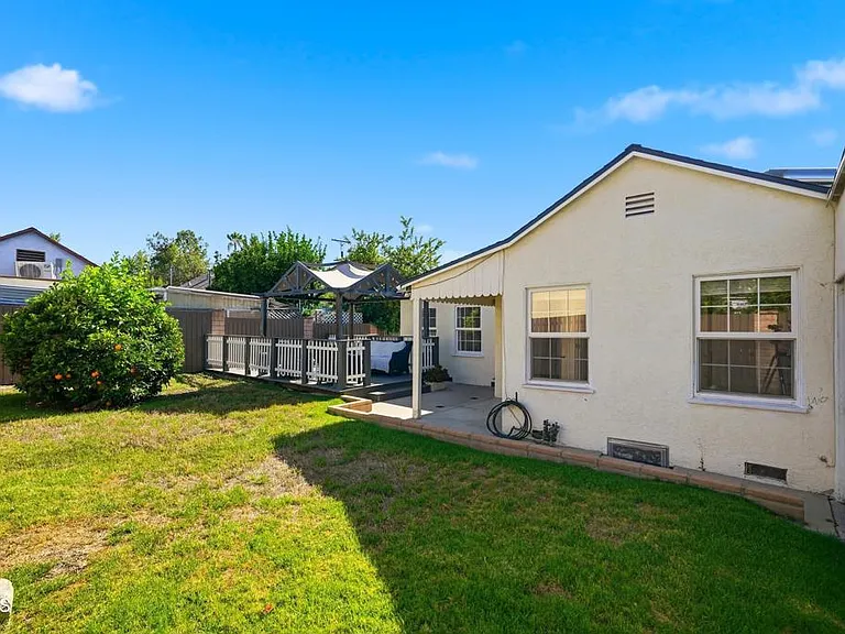 10734 Oro Vista Ave — Photo 26