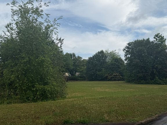 3rd image of 1102 Cameron Rd
