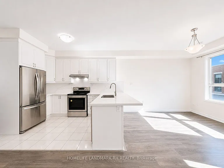 19 Edward Lennox St — Photo 8