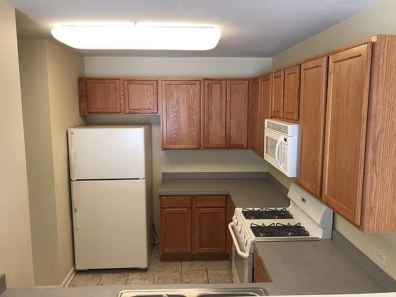 3rd image of 9440 S 51st Ave APT 511