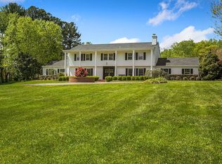 7608 Manor House Dr, Fairfax Station, VA 22039