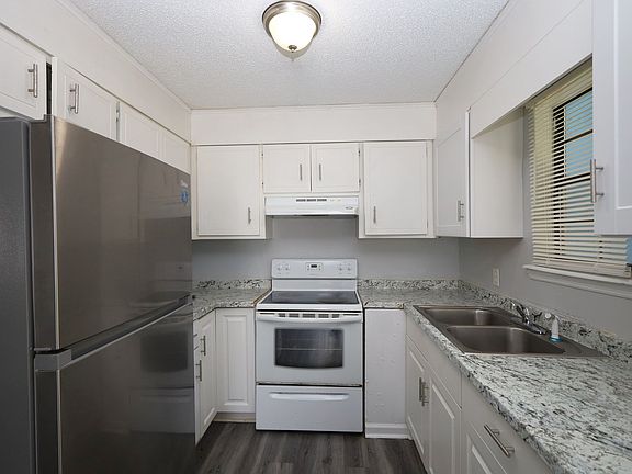 4th image of 1205 Bethune Dr #A