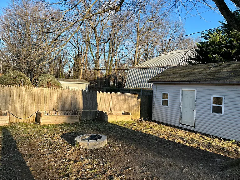 1821 Wycliffe Rd — Photo 8