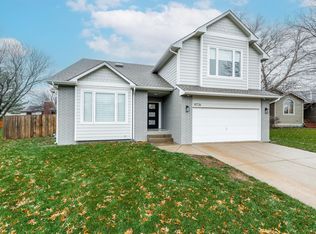 10726 W Meribeau Ct, Wichita, KS 67212