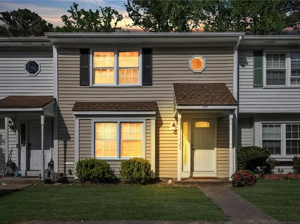 1984 Woodgate Arch, Chesapeake, VA 23320