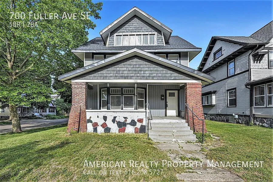 700 Fuller Ave SE