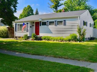 816 Westwood Dr, Fenton, MI 48430