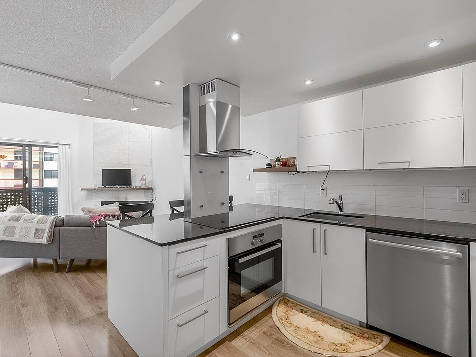 1st image of 10148 118th St NW #302