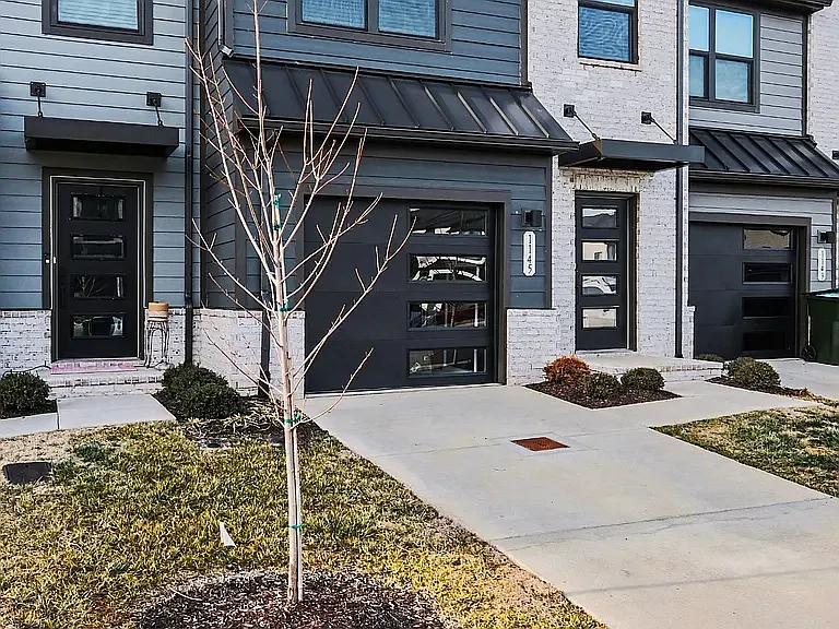 1145 Riverbrook Dr — Photo 2