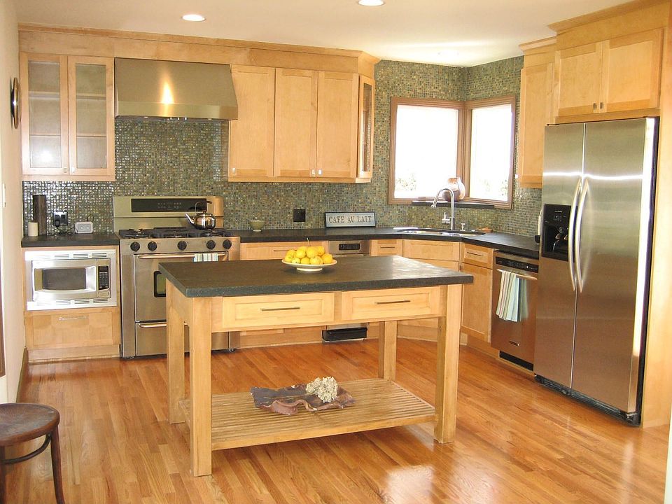 2nd image of 1119 Superba Ave