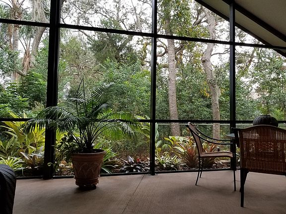 vaulted ceiling on patio