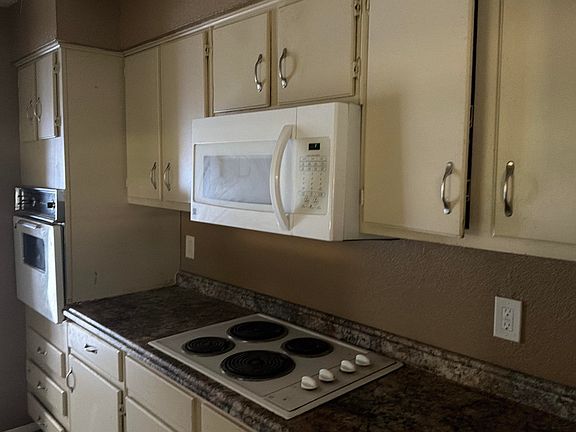 2nd image of 2721 91st St
