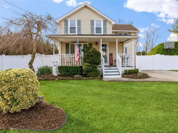 2642 Columbus Avenue, North Bellmore, NY 11710