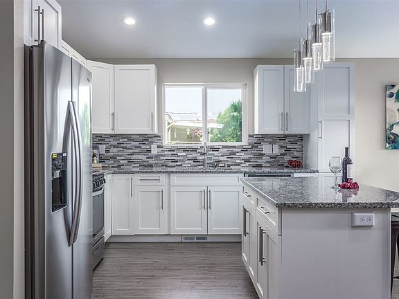4th image of 2918 E Grace Ave