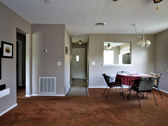 5th image of 23 Eleanor Ln