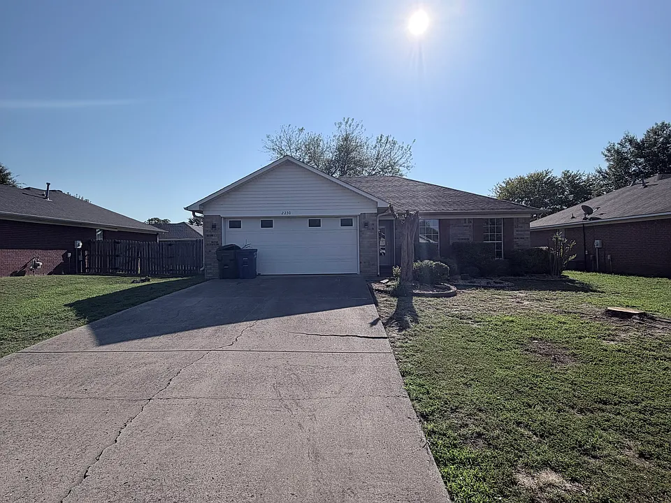 2230 Cedar Oaks Dr
