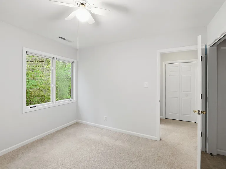 121 Waverly Forest Ln — Photo 12