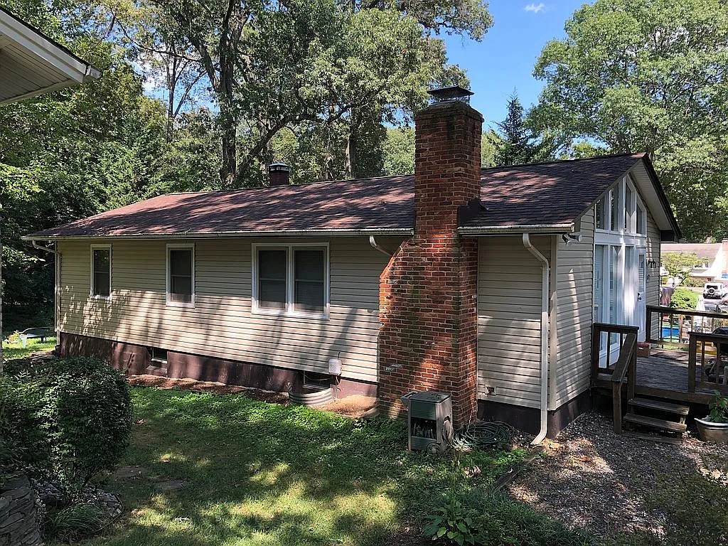 1024 Mountain Top Dr photo 1