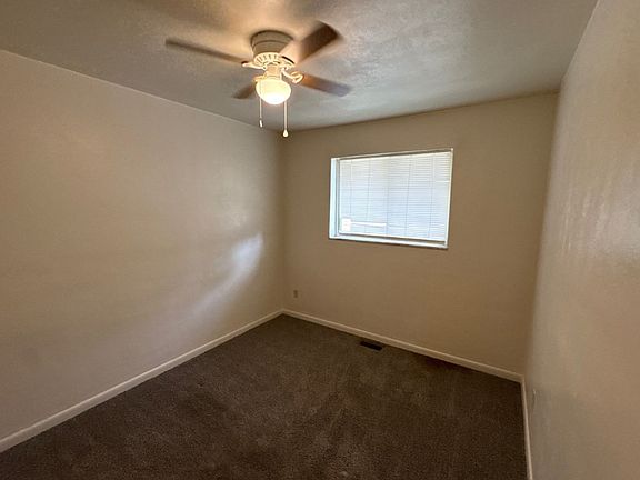 5th image of 238 Linden Ave APT B