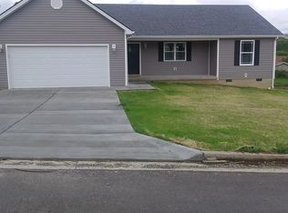 215 Leslie Dr, Winchester, KY 40391