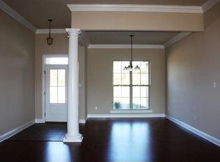 14327 Stonegate Manor Dr, Gonzales, LA 70737
