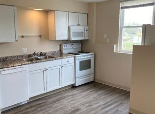 410 Melody Ln #3, Marshalltown, IA 50158