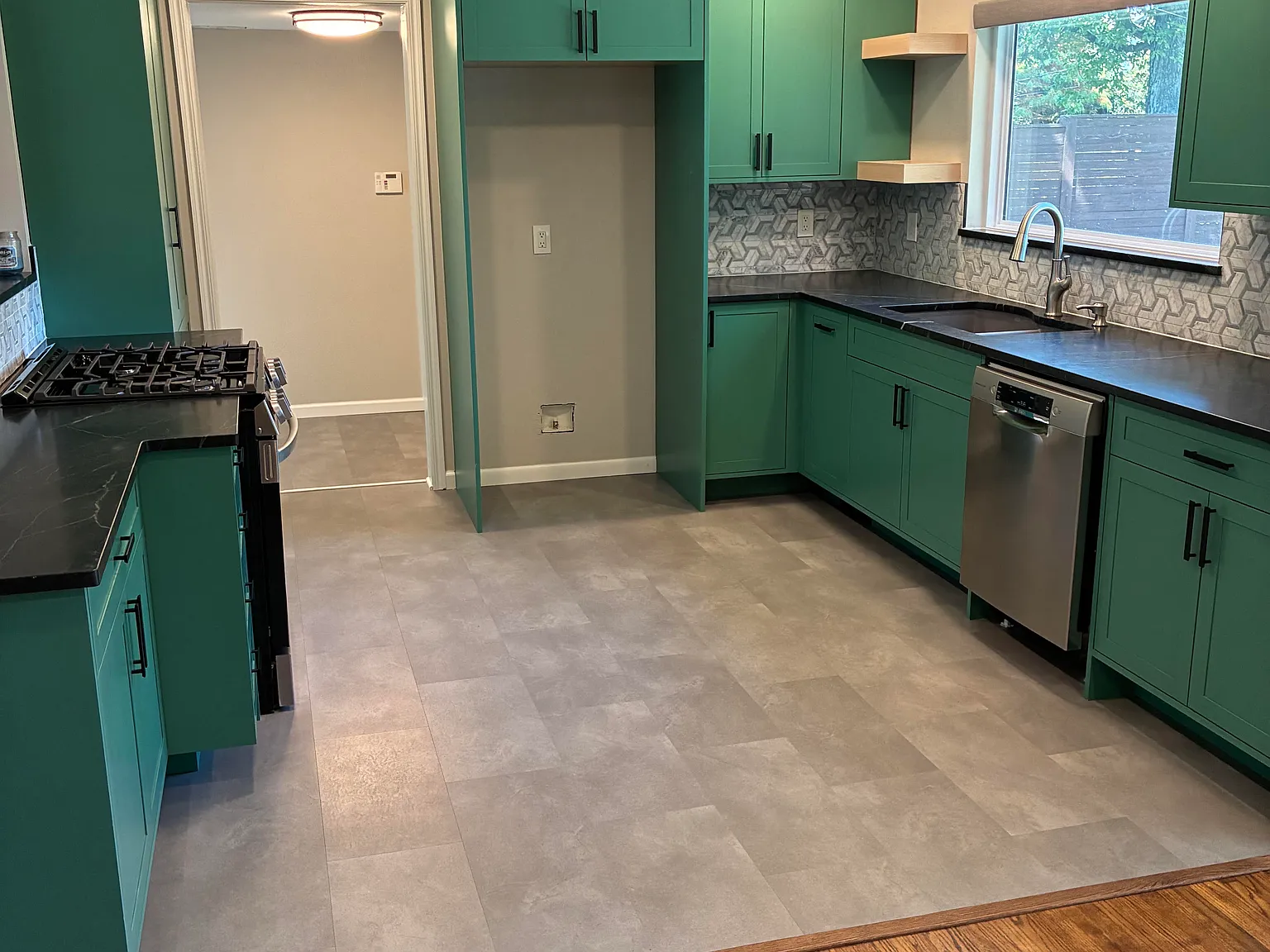 2 bed, 1116 sqft, $1,650 — Photo 3