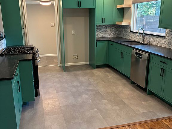 3rd image of 2549 E 17th St