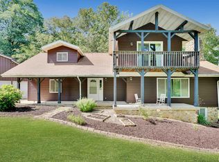 21210 E Silver Creek Rd, Farmington, IL 61531