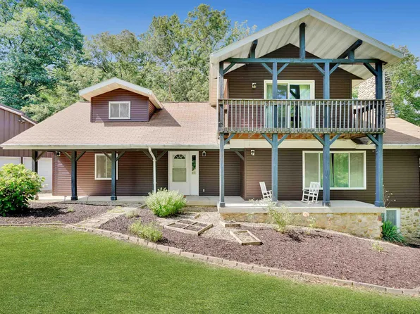 21210 E Silver Creek Rd, Farmington, IL 61531