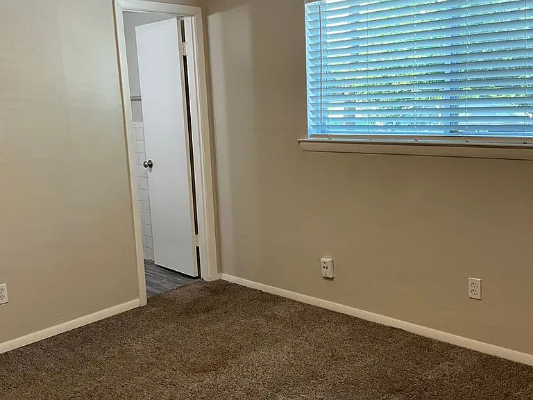 Terraces at Nichols Hills Renovated Two-Bedrooms — Photo 24